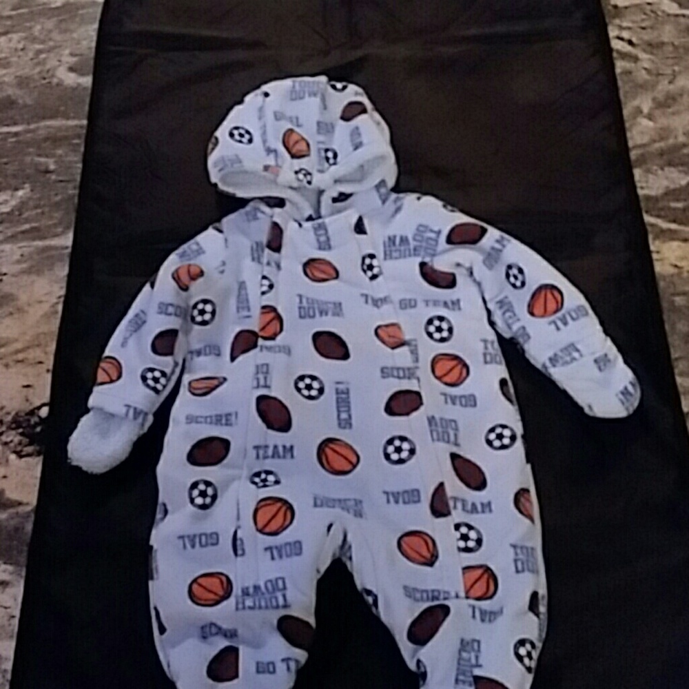 SOFT Cuddle Bear snowsuit /Sports print